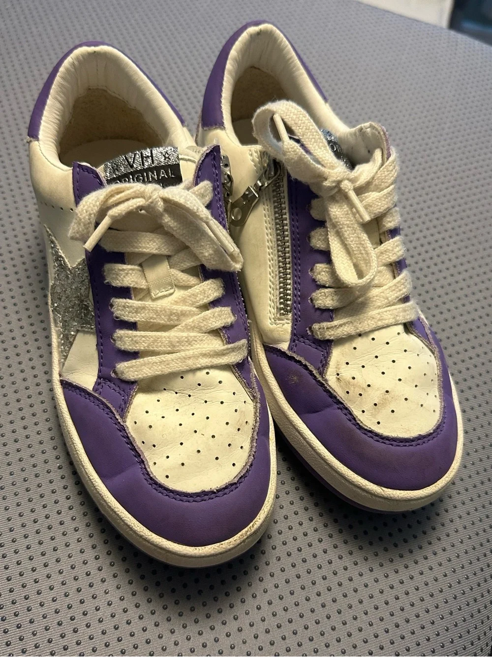 Vintage Havana Kids Ariella Low Top Sneakers zipper lace up size 4 big kid
